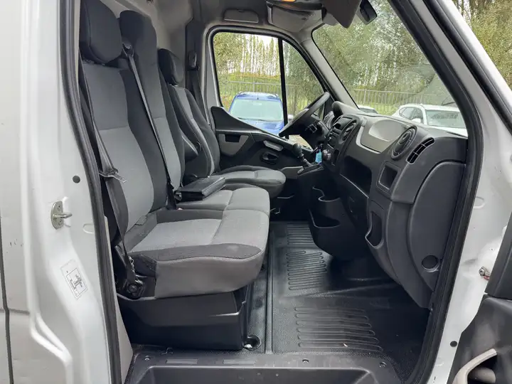 b33c2333-8e8d-4019-859b-7d01f0a4b309_06fee5cb-67da-4c1b-8e60-9050e44d0000